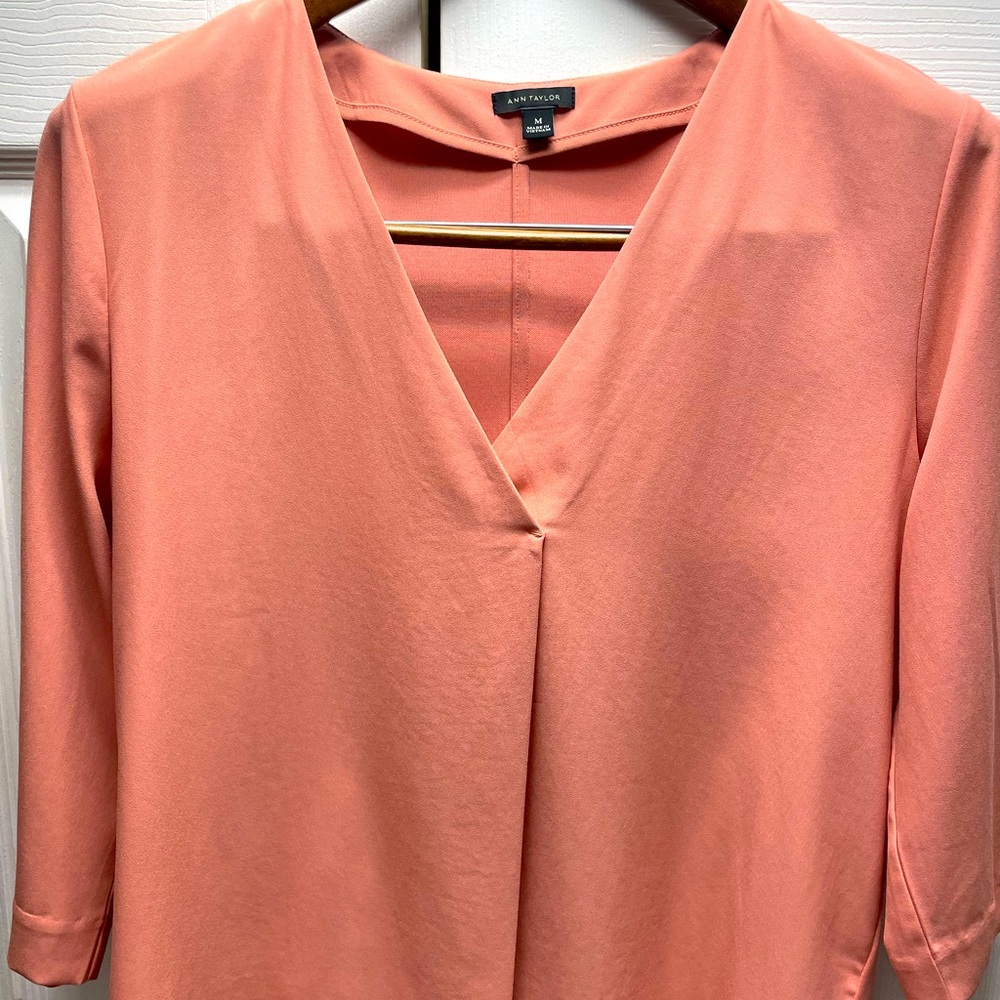 Ann Taylor Blouse Size Medium blush pink